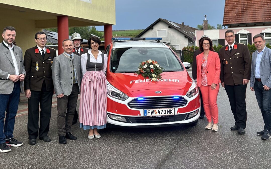Florianifeier mit Segnung des neuen „KDTF“ und Helmen der Feuerwehrjugend
