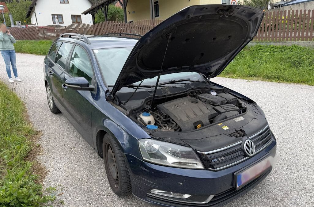 Beginnender Fahrzeugbrand bei PKW